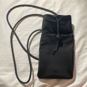 Lululemon crossbody phone holder